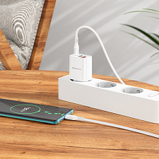 BOROFONE BA78A Белый ЗУ с USB/PD + кабель Type-C - Type-C 1м (QC3.0+PD20W,3000mA)