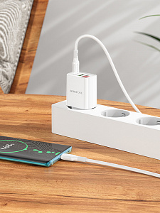 BOROFONE BA78A Белый ЗУ с USB/PD + кабель Type-C - Type-C 1м (QC3.0+PD20W,3000mA)
