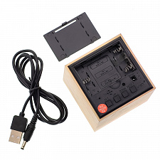 Часы электронные настольные, будильник и термометр от сети деревянные VST 869-1 Светлое дерево