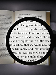 Лупа настольная с подсветкой на гибкой ноге Орбита OT-INL81